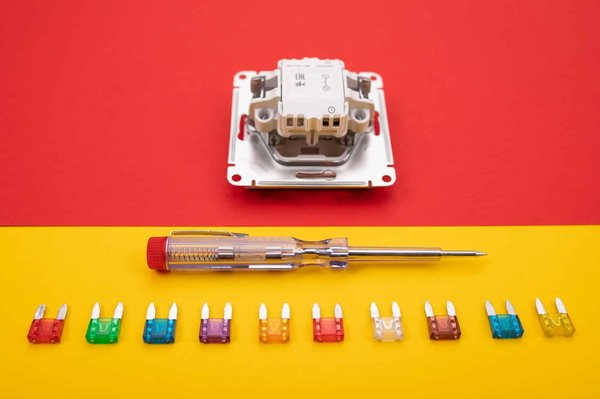 Transforming UK Urban Centers: The Impact of Smart Roads on Traffic Management and Safety